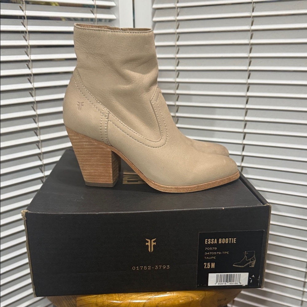 Frye Essa Bootie in Light Tan Leather 7.5